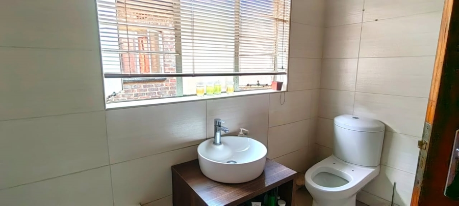  Bedroom Property for Sale in Discovery Gauteng