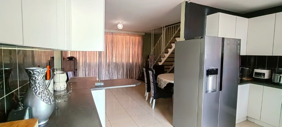 2 Bedroom Property for Sale in Gezina Gauteng