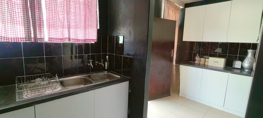 2 Bedroom Property for Sale in Gezina Gauteng