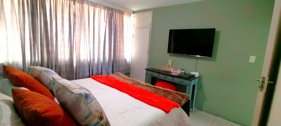 2 Bedroom Property for Sale in Gezina Gauteng