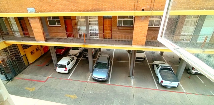 2 Bedroom Property for Sale in Gezina Gauteng