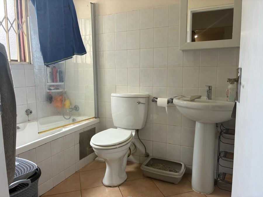 2 Bedroom Property for Sale in Edenvale Central Gauteng