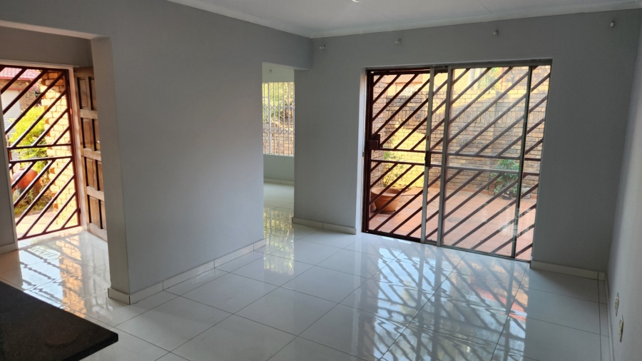 3 Bedroom Property for Sale in Die Hoewes Gauteng
