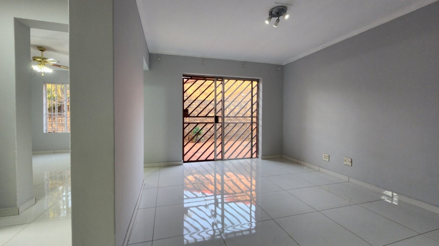 3 Bedroom Property for Sale in Die Hoewes Gauteng