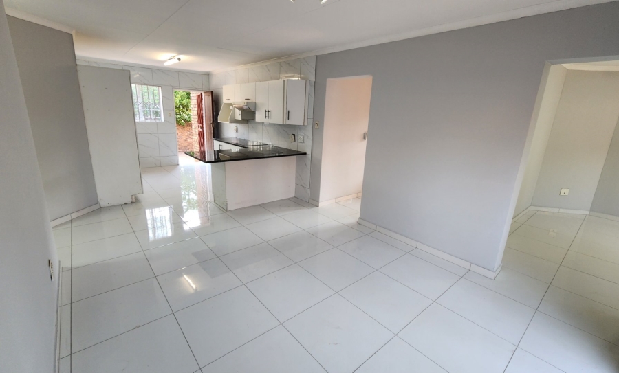 3 Bedroom Property for Sale in Die Hoewes Gauteng