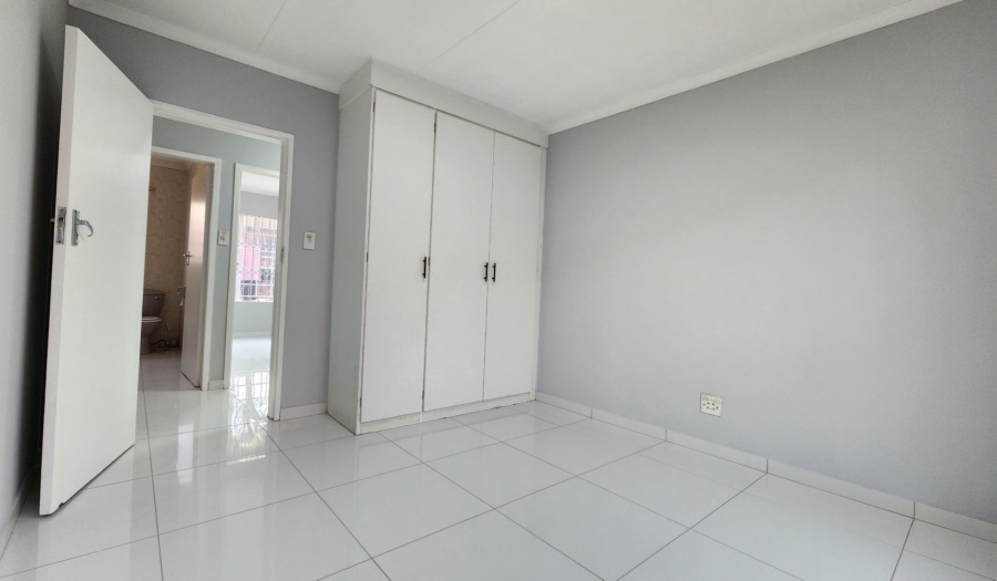 3 Bedroom Property for Sale in Die Hoewes Gauteng
