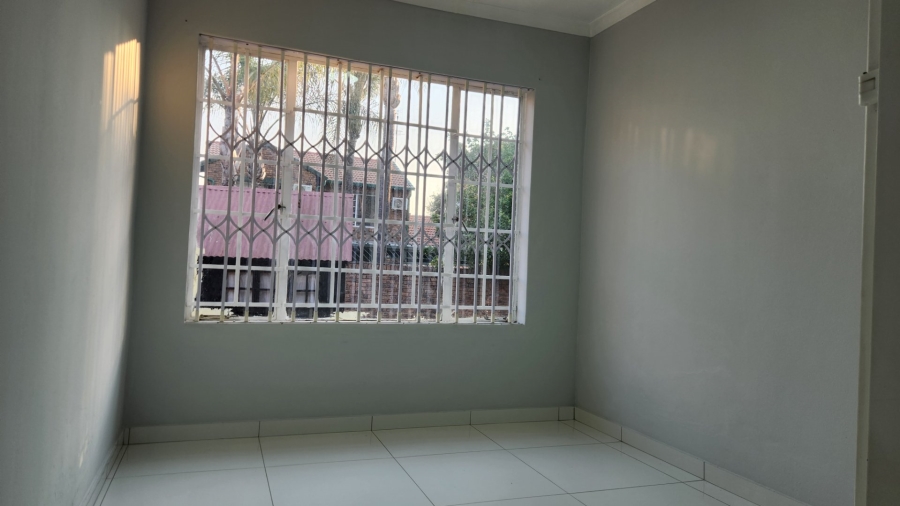 3 Bedroom Property for Sale in Die Hoewes Gauteng