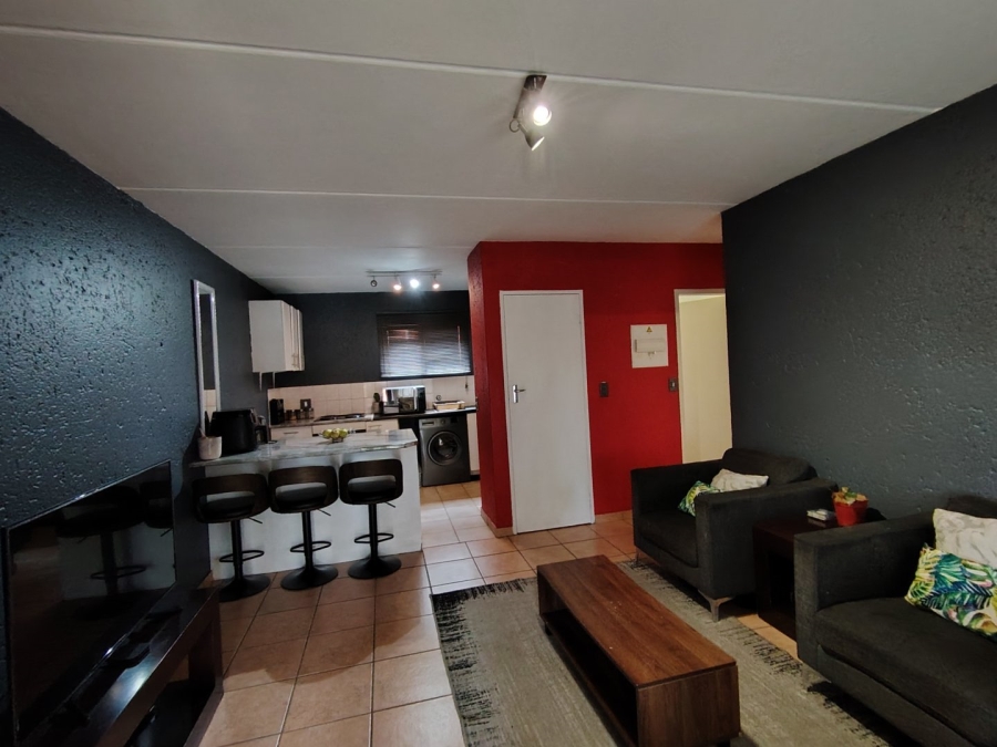 To Let 2 Bedroom Property for Rent in Ferndale Gauteng