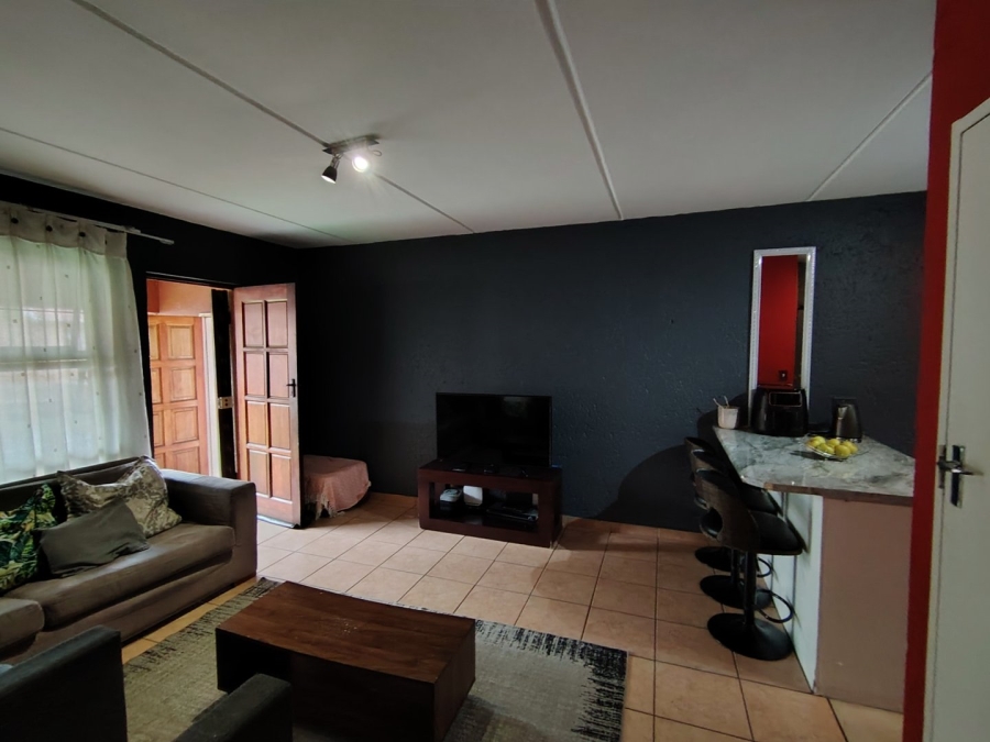 To Let 2 Bedroom Property for Rent in Ferndale Gauteng