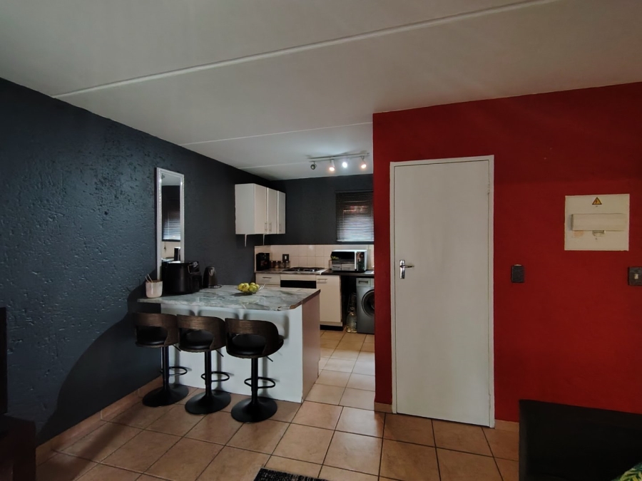 To Let 2 Bedroom Property for Rent in Ferndale Gauteng