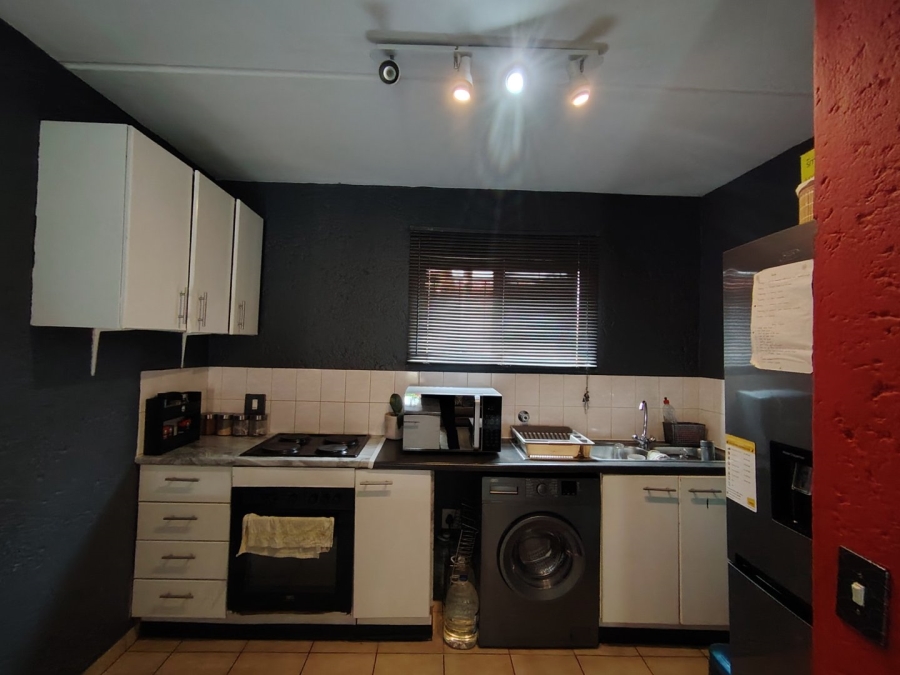 To Let 2 Bedroom Property for Rent in Ferndale Gauteng