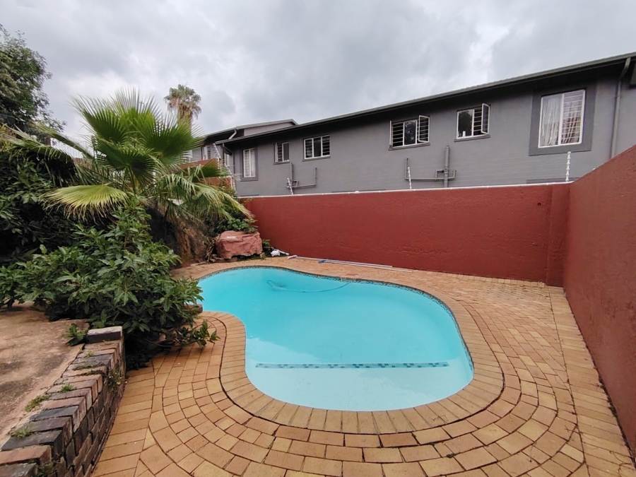To Let 2 Bedroom Property for Rent in Ferndale Gauteng