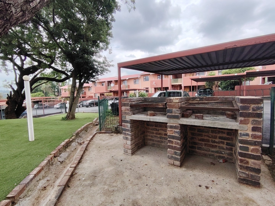 To Let 2 Bedroom Property for Rent in Ferndale Gauteng