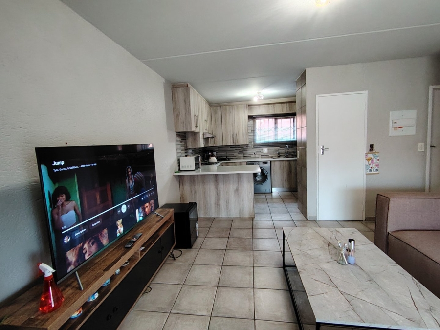 To Let 2 Bedroom Property for Rent in Ferndale Gauteng