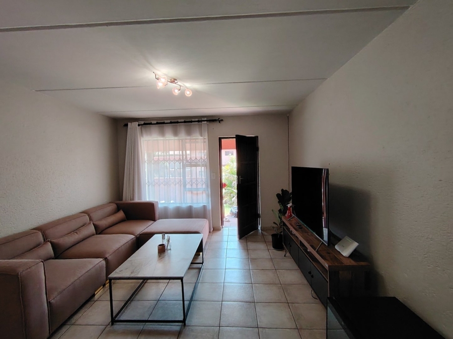 To Let 2 Bedroom Property for Rent in Ferndale Gauteng