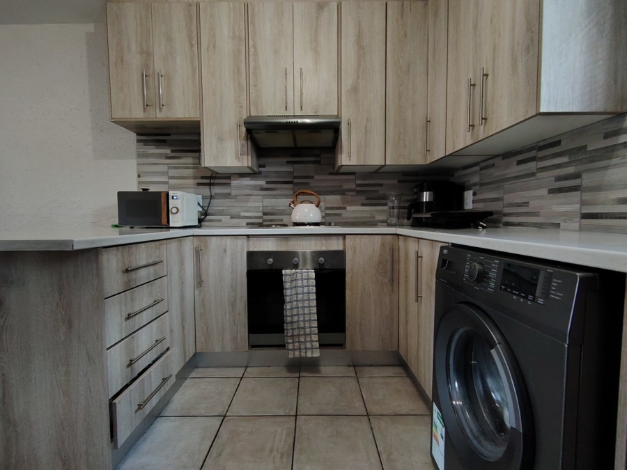 To Let 2 Bedroom Property for Rent in Ferndale Gauteng