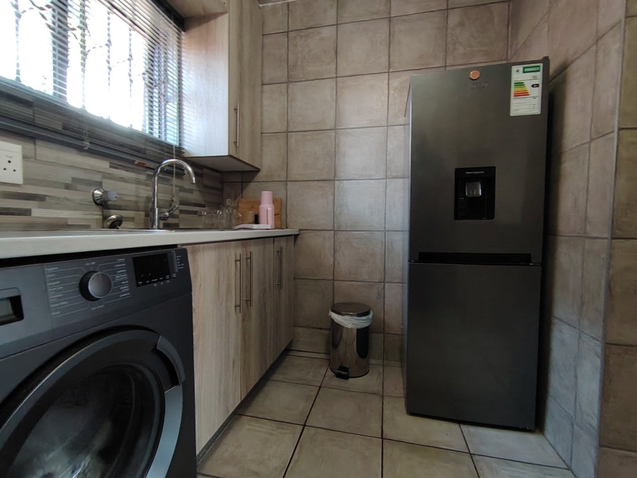 To Let 2 Bedroom Property for Rent in Ferndale Gauteng