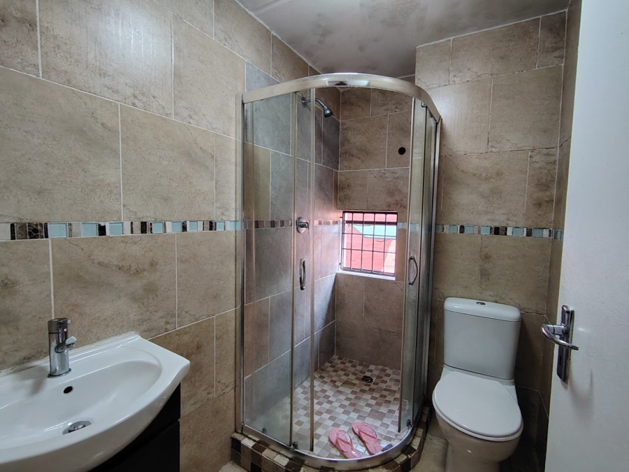 To Let 2 Bedroom Property for Rent in Ferndale Gauteng