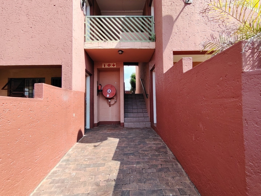 To Let 2 Bedroom Property for Rent in Ferndale Gauteng