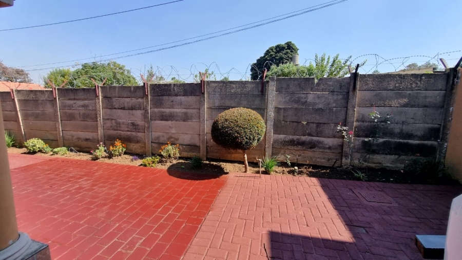 4 Bedroom Property for Sale in Mountain View Gauteng