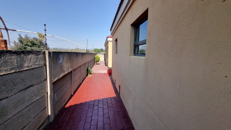 4 Bedroom Property for Sale in Mountain View Gauteng