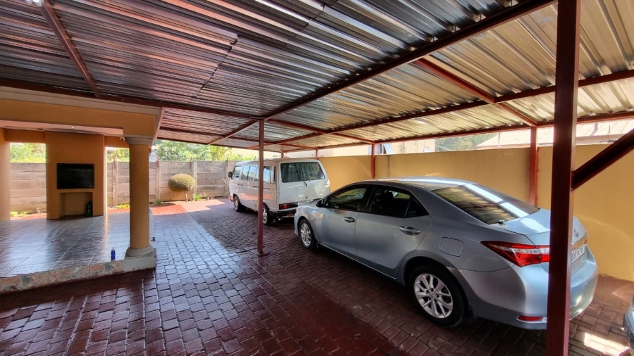4 Bedroom Property for Sale in Mountain View Gauteng