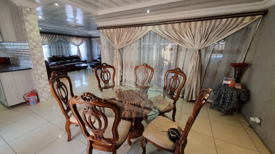 4 Bedroom Property for Sale in Mountain View Gauteng