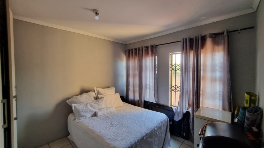 4 Bedroom Property for Sale in Mountain View Gauteng