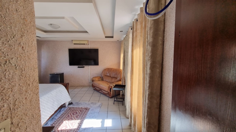 4 Bedroom Property for Sale in Mountain View Gauteng