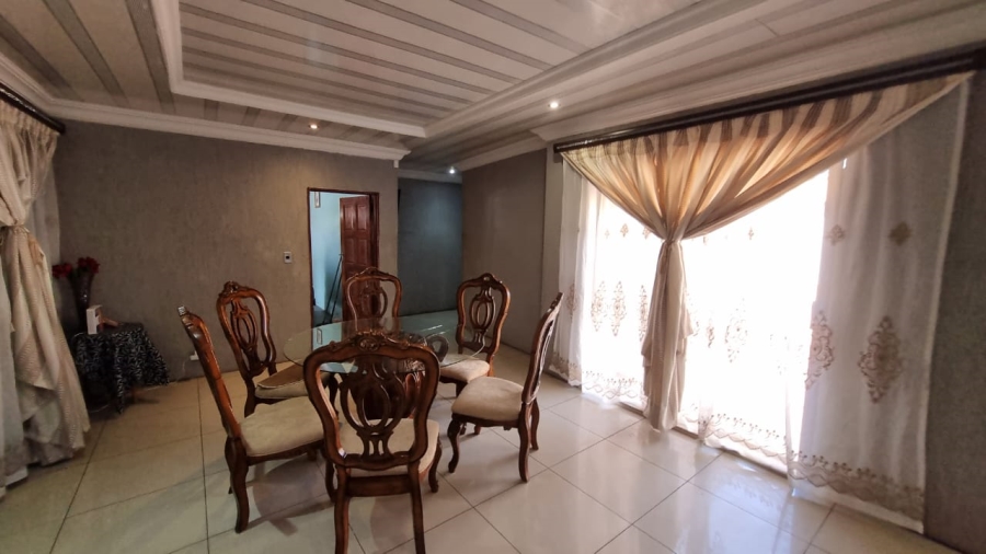 4 Bedroom Property for Sale in Mountain View Gauteng