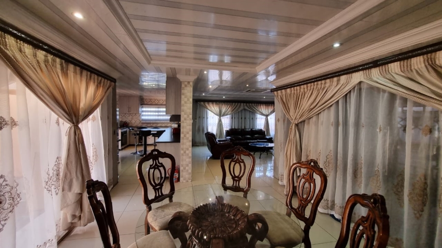 4 Bedroom Property for Sale in Mountain View Gauteng