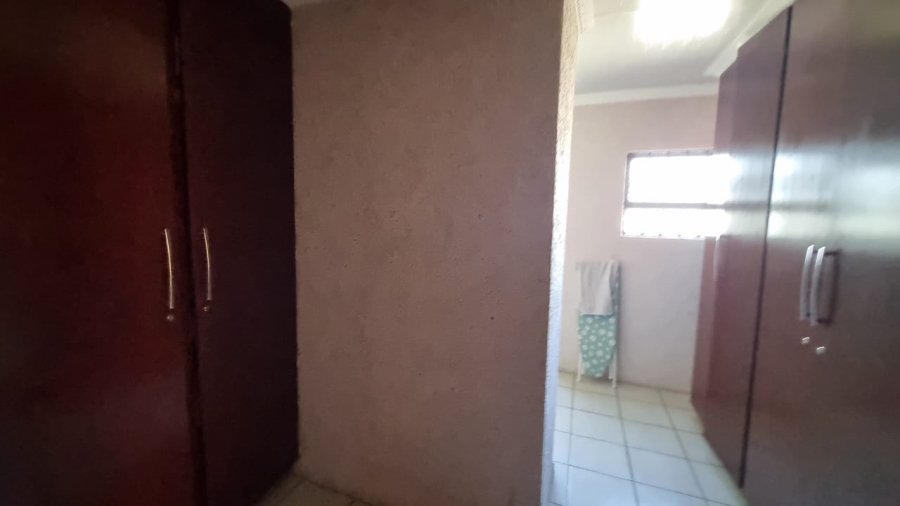 4 Bedroom Property for Sale in Mountain View Gauteng