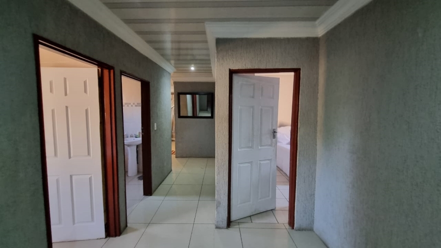 4 Bedroom Property for Sale in Mountain View Gauteng