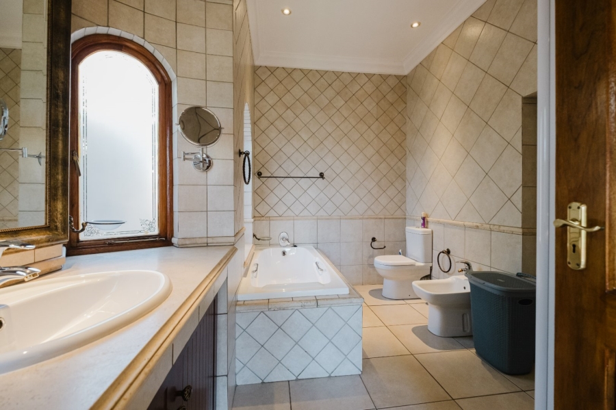 4 Bedroom Property for Sale in Bedfordview Gauteng