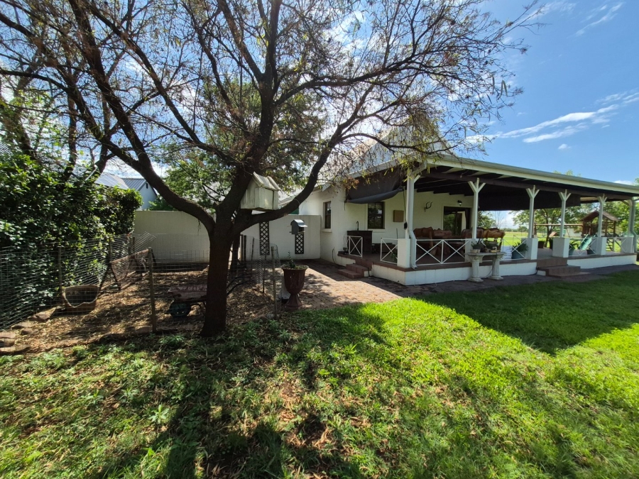 3 Bedroom Property for Sale in Waterlake Farm Lifestyle Estate Gauteng