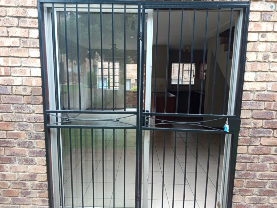 To Let 2 Bedroom Property for Rent in Halfway Gardens Gauteng