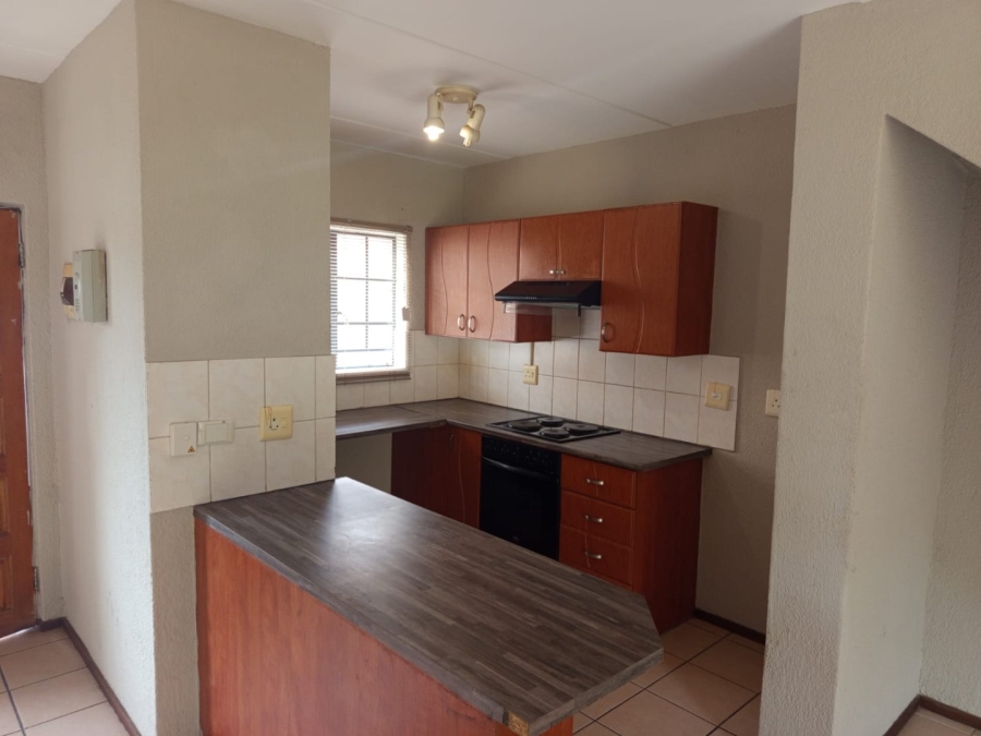 To Let 2 Bedroom Property for Rent in Halfway Gardens Gauteng