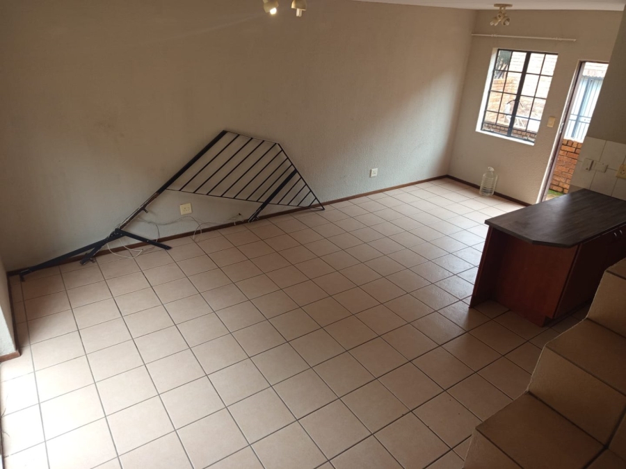 To Let 2 Bedroom Property for Rent in Halfway Gardens Gauteng