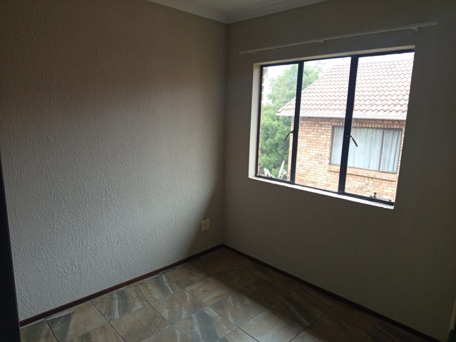 To Let 2 Bedroom Property for Rent in Halfway Gardens Gauteng