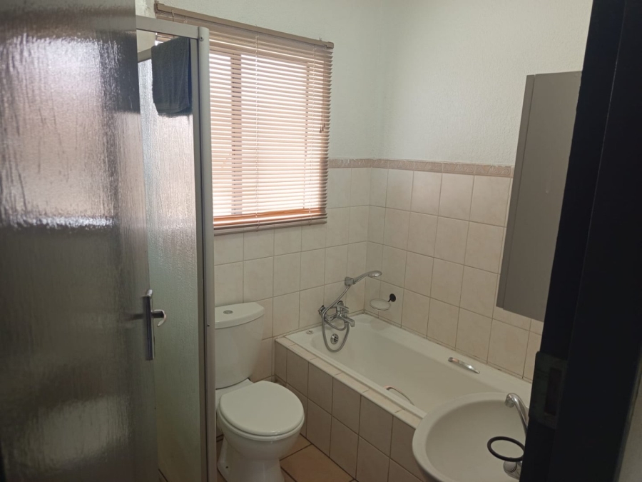 To Let 2 Bedroom Property for Rent in Halfway Gardens Gauteng
