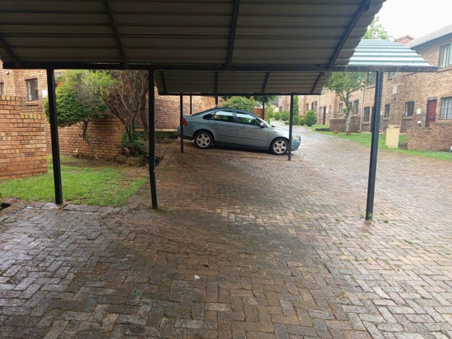 To Let 2 Bedroom Property for Rent in Halfway Gardens Gauteng