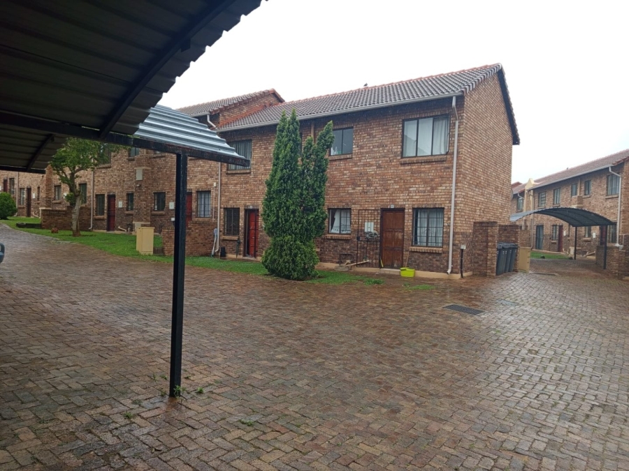 To Let 2 Bedroom Property for Rent in Halfway Gardens Gauteng