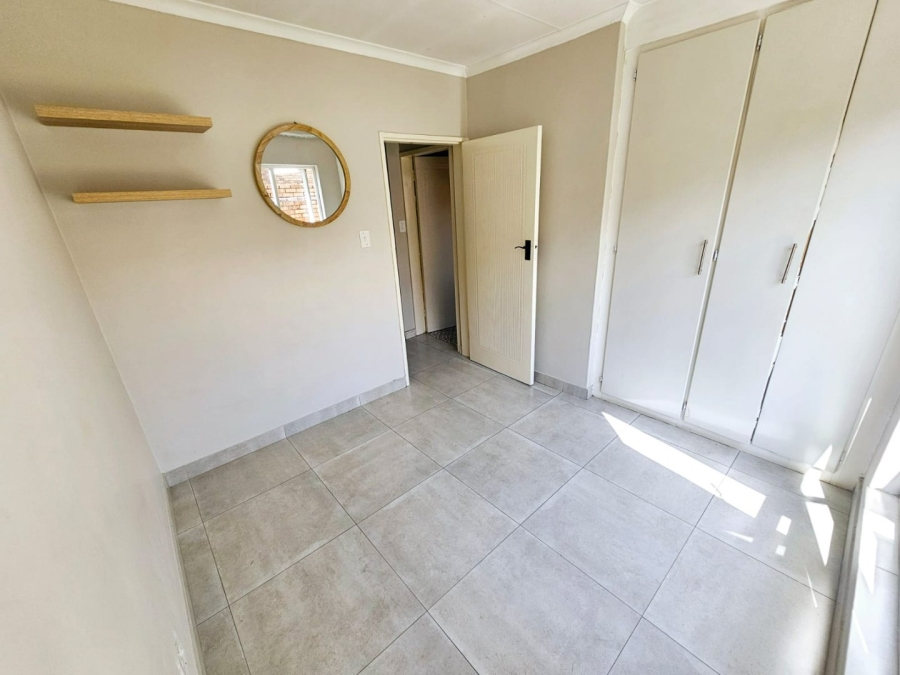 2 Bedroom Property for Sale in Monavoni Gauteng