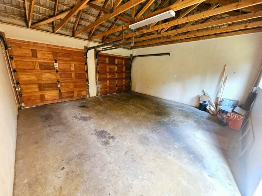 2 Bedroom Property for Sale in Monavoni Gauteng