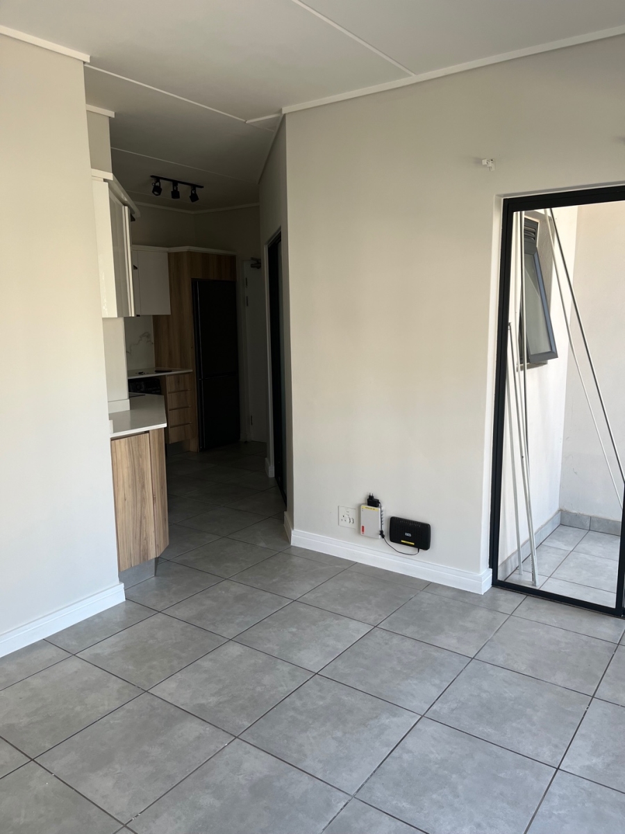 To Let 1 Bedroom Property for Rent in Waterfall Gauteng