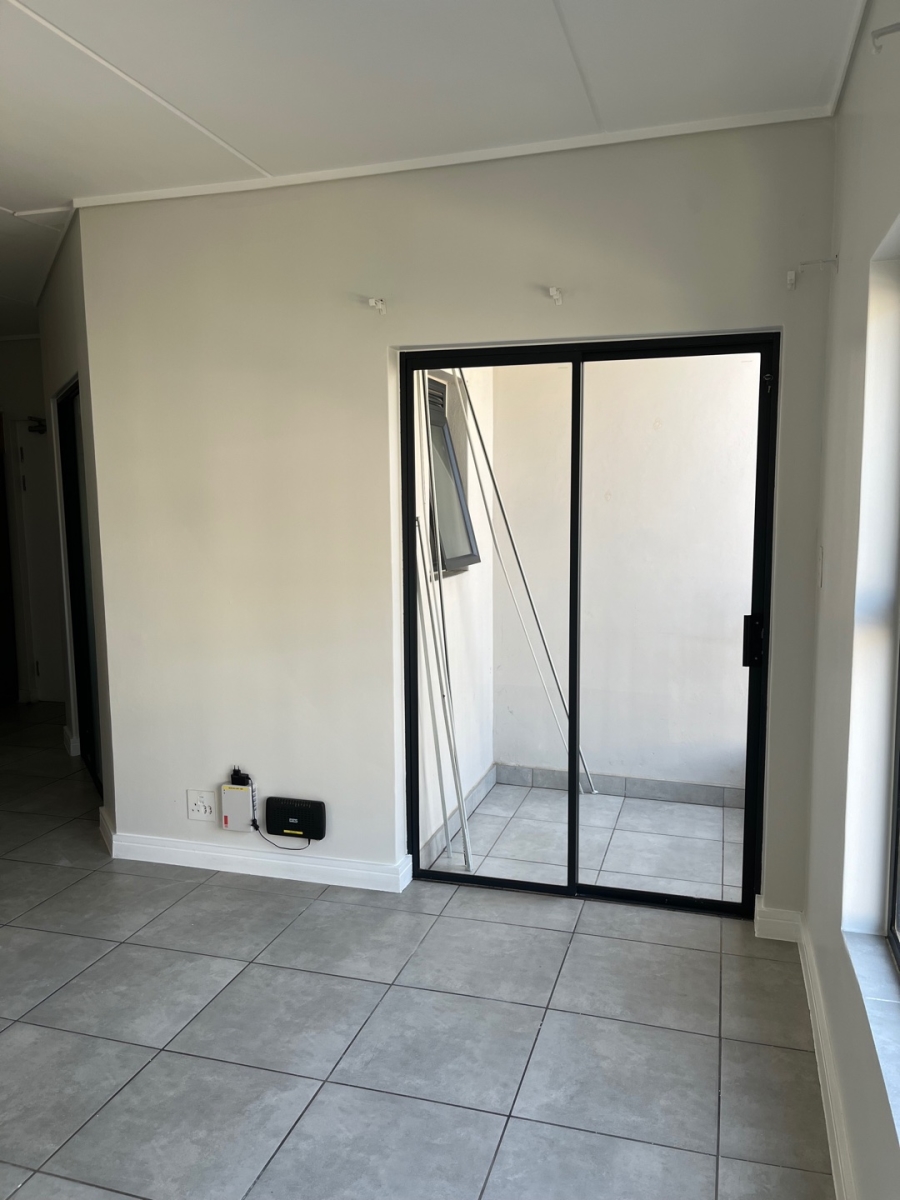 To Let 1 Bedroom Property for Rent in Waterfall Gauteng
