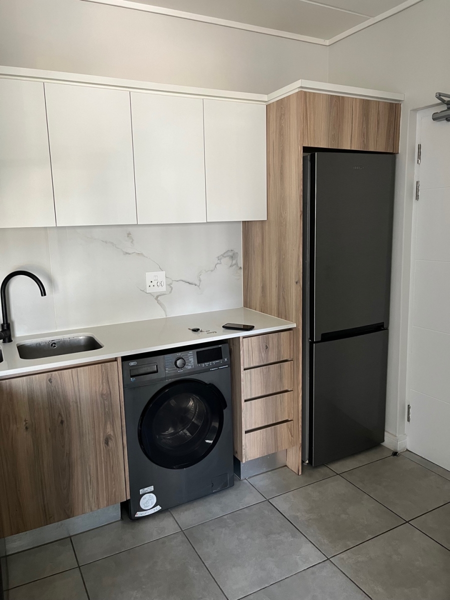 To Let 1 Bedroom Property for Rent in Waterfall Gauteng