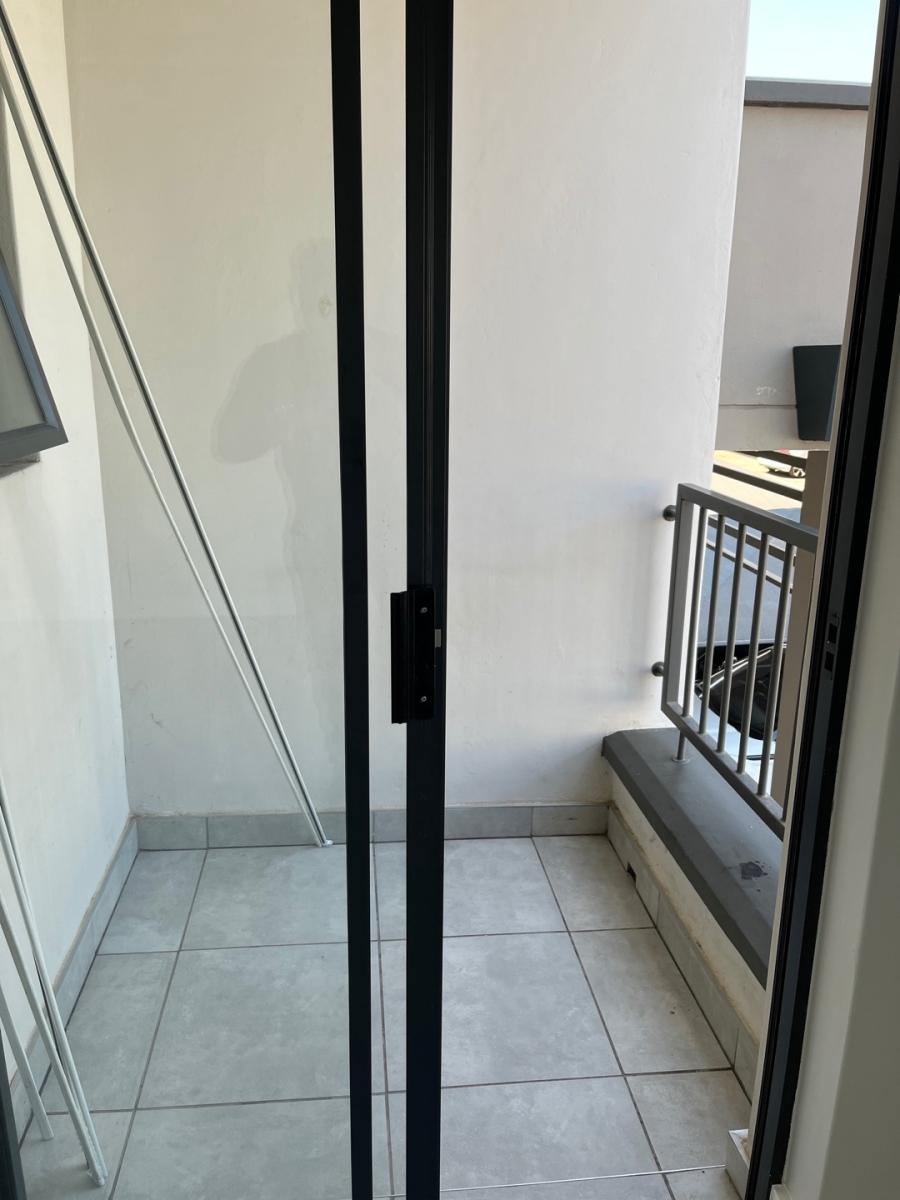 To Let 1 Bedroom Property for Rent in Waterfall Gauteng