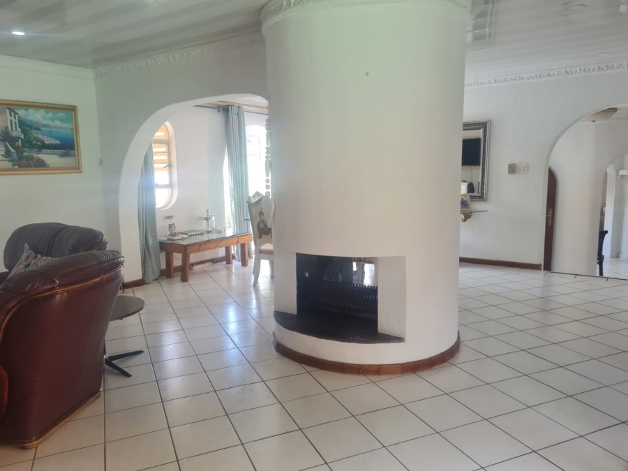 4 Bedroom Property for Sale in Bassonia Gauteng