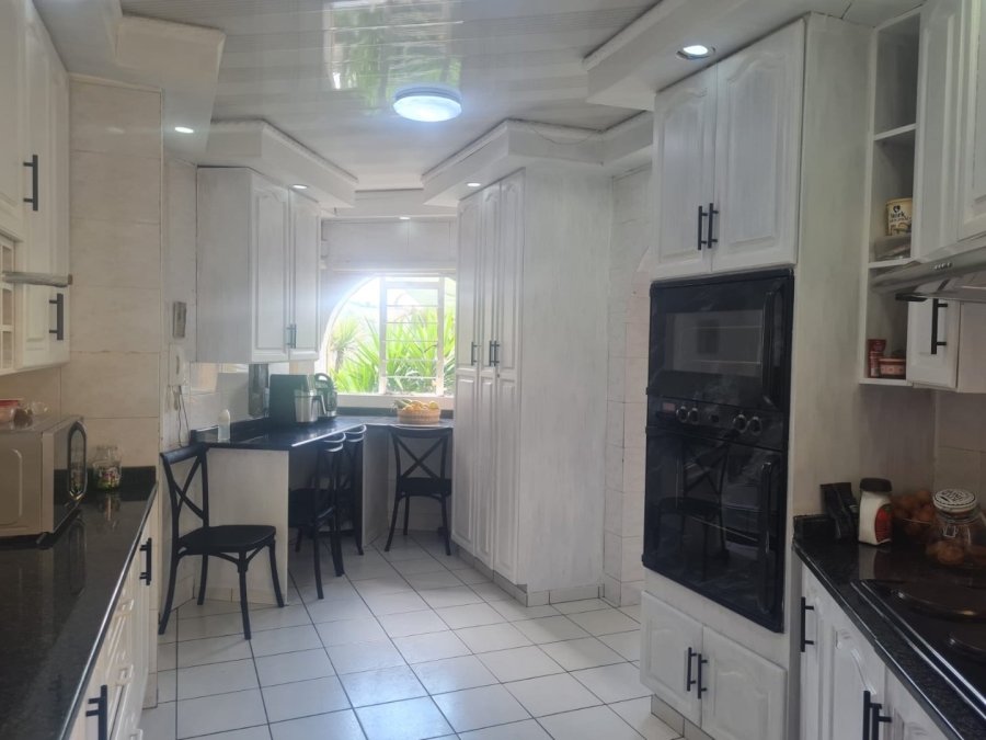 4 Bedroom Property for Sale in Bassonia Gauteng